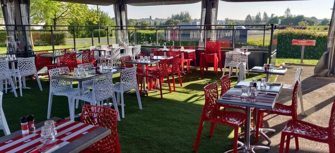 Contact Hotel Fontenay Le Comte מראה חיצוני תמונה